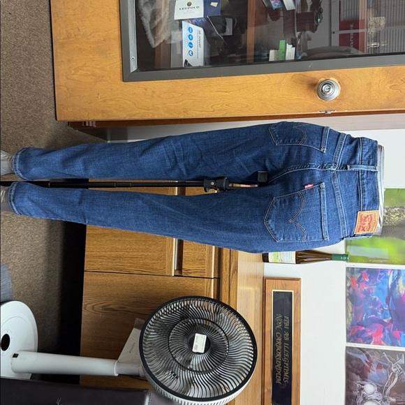 Levi’s Shaping Skinny Jeans Size 28 Dark Wash Mid/High Rise Stretch Denim - Picture 5 of 6